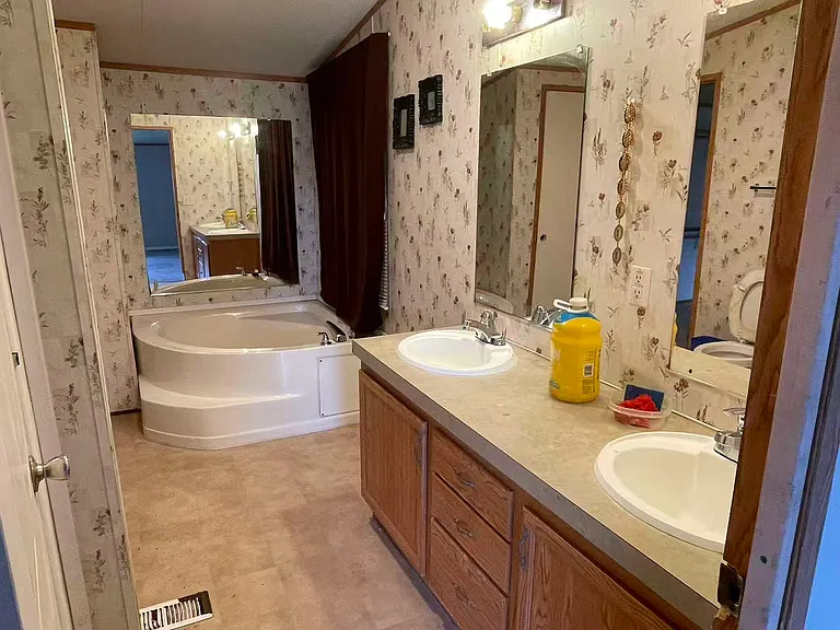 6704 Pear Cir — Photo 8