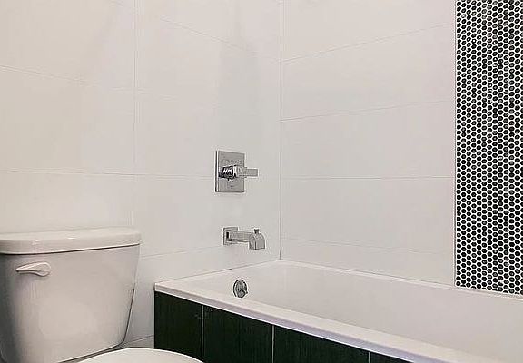 5th image of 309 Harman St APT 2R