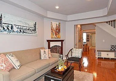 4 bed, 2.5 bath, 1804 sqft, $4,600 — Photo 3