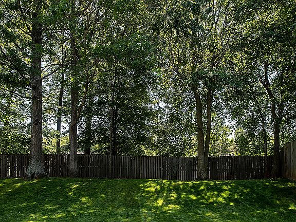 4th image of 7 Crosswood Pl