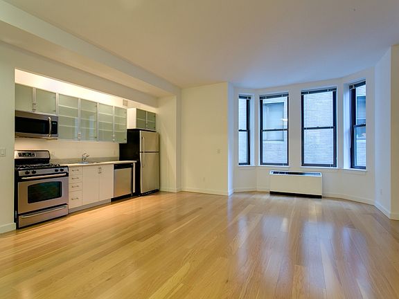 3rd image of 37 Wall St APT 23D