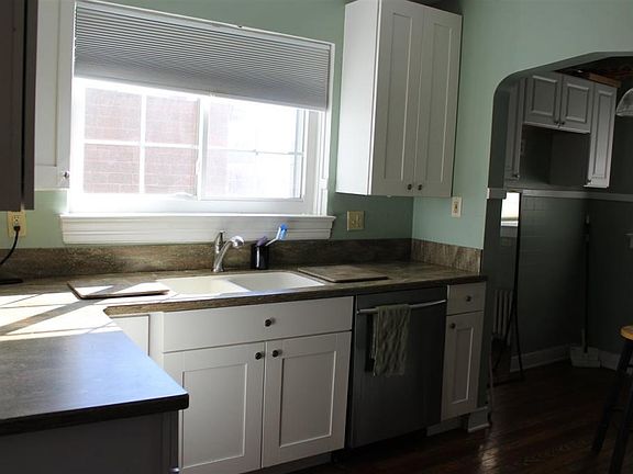 4th image of 1226 E Ewing Ave