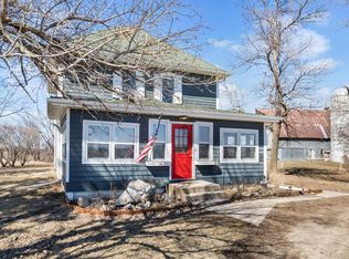 3902 Hendricks Dr NW, Maple Lake, MN 55358