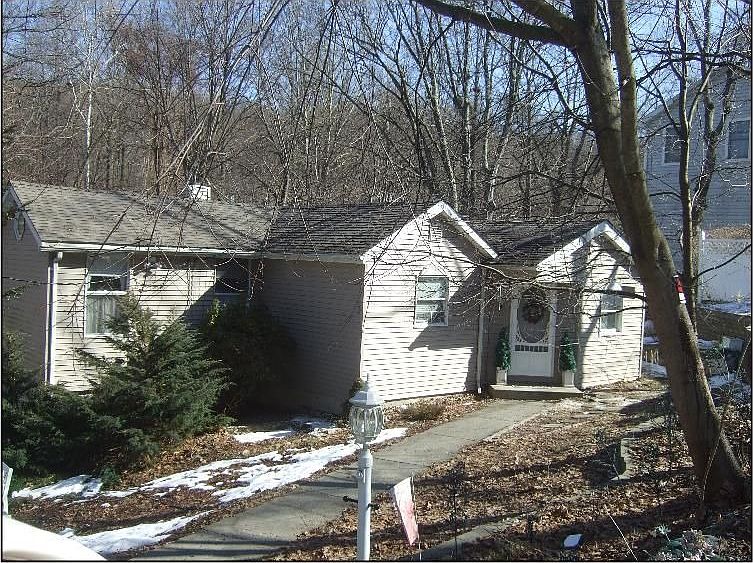 1st image of 15 Hollowbrook Ln