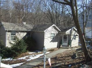 15 Hollowbrook Ln, Cortlandt Manor, NY 10567
