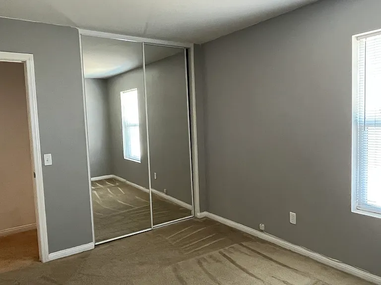 160 Yosemite Ave — Photo 10