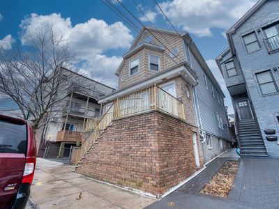 118 W 19th St #2, Bayonne, NJ, 07002