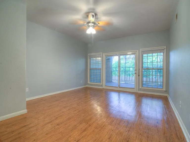 3200 Duval St #105 — Photo 4