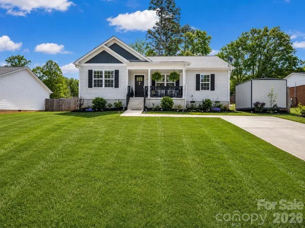 198 Parkland Dr, Forest City, NC 28043