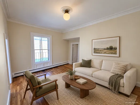 25 Parade St APT 3, Providence, RI 02909