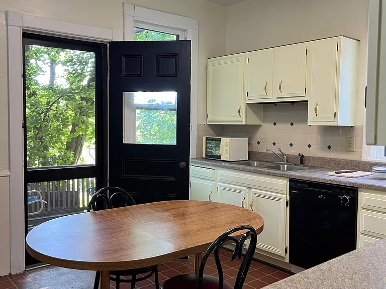 615 E State St #1 — Photo 6