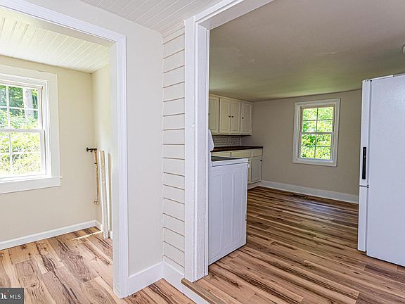 5th image of 7676 Maple St