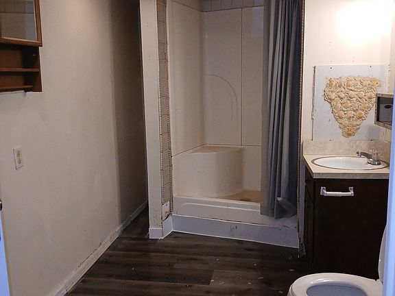 4th image of 314 E Michigan St