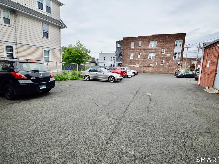 2343 Barnum Ave #B — Photo 16