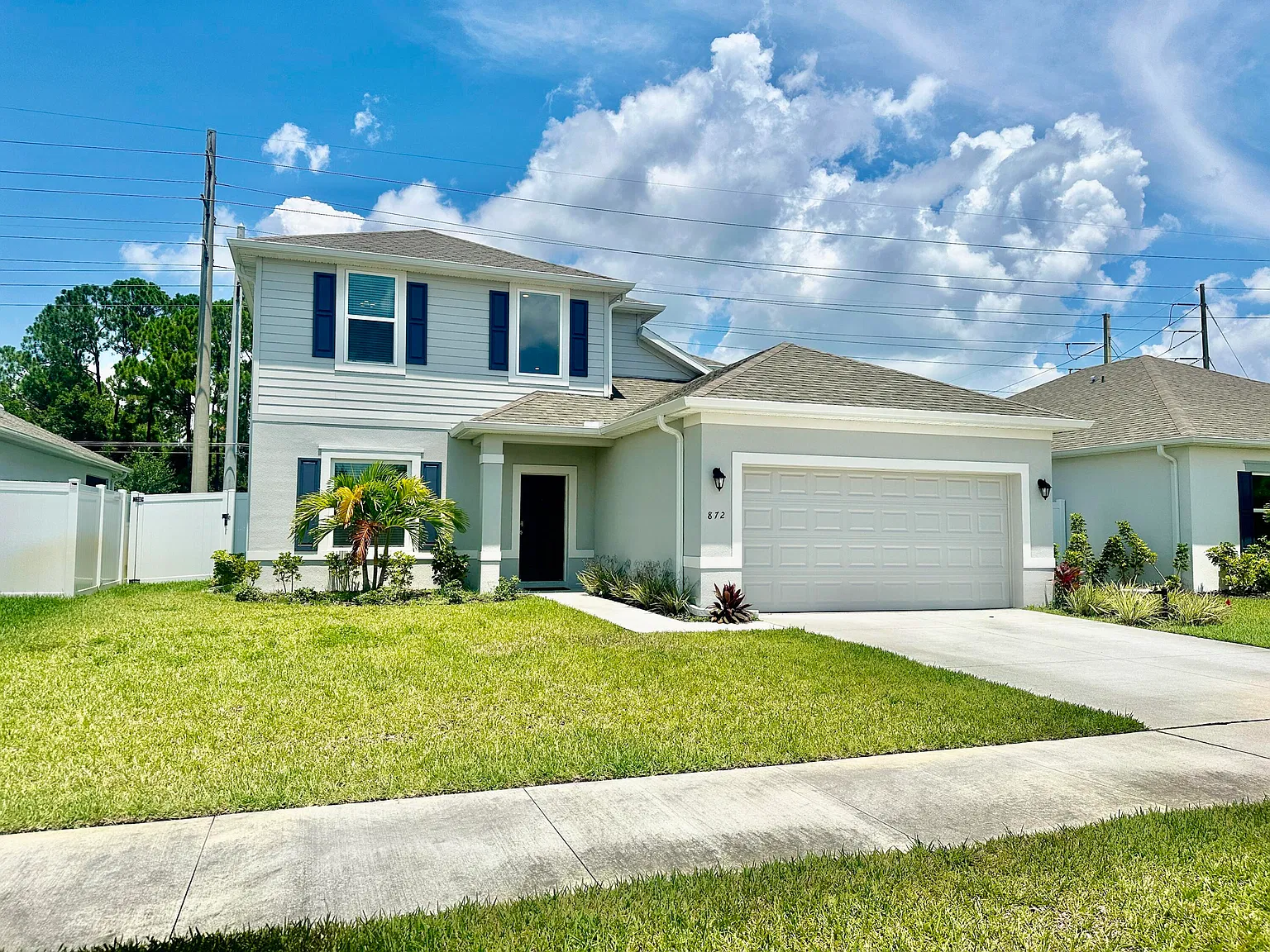4 bed, 2.5 bath, 2471 sqft, $2,900 — Photo 1