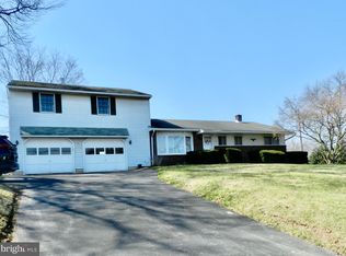124 S Baringer Ave, Silverdale, PA 18944