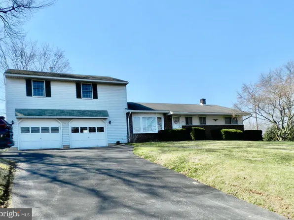 124 S Baringer Ave, Silverdale, PA 18944