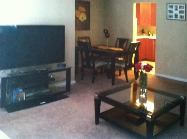 7 Brighton Village Dr, Broomall, PA 19008