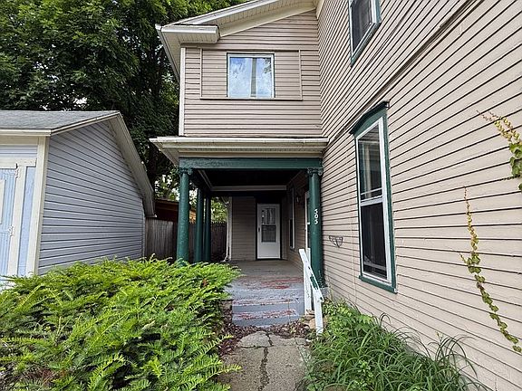 2nd image of 505-507 2nd St #505