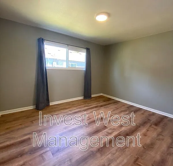 224 Cypress St — Photo 7