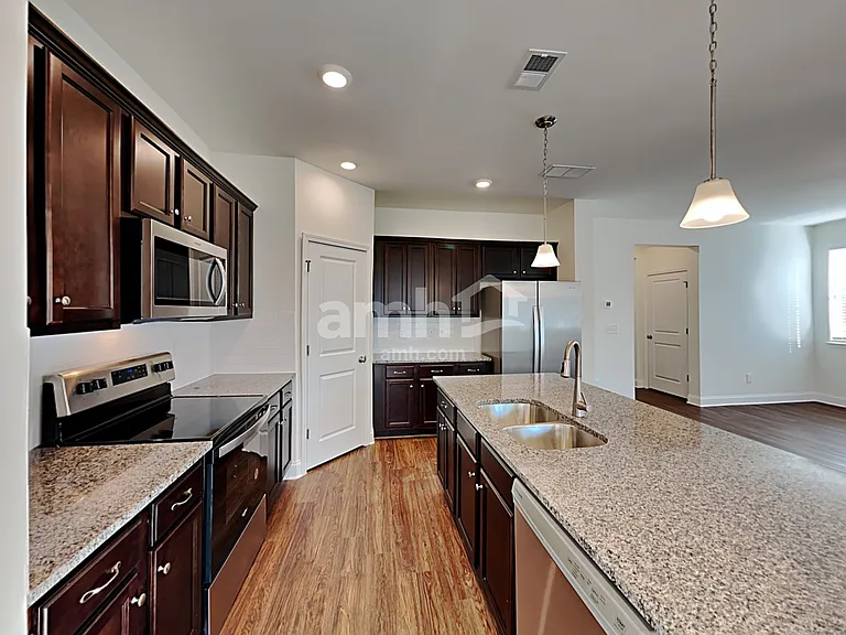 181 Rivulet Dr — Photo 4