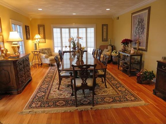 4th image of 83 Ararat Dr