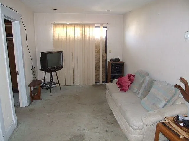 19105 Cherokee Ave photo 1