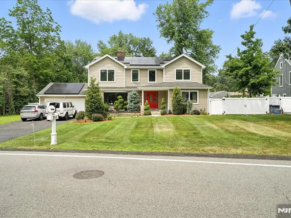 984 Soldier Hill Rd, Emerson, NJ 07630