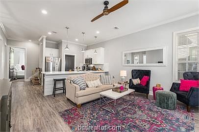 3rd image of 304 Redmond Dr APT 103