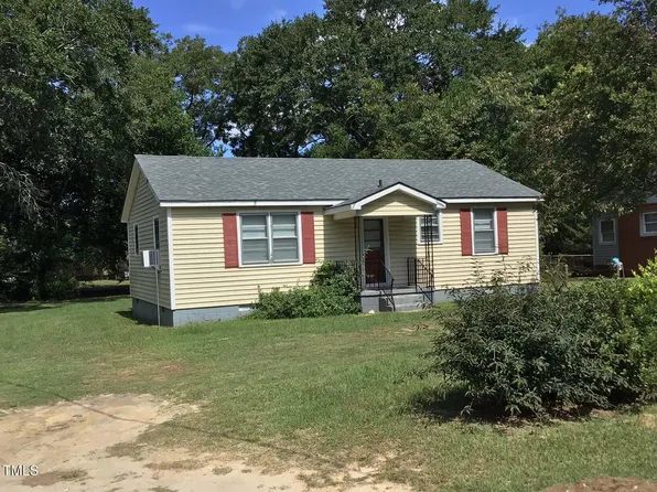 1006 Warren St, Clinton, NC 28328