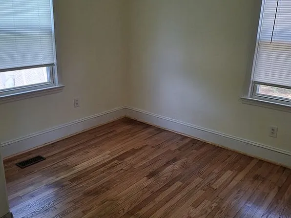 5532 Cross St, Hope Mills, NC 28348