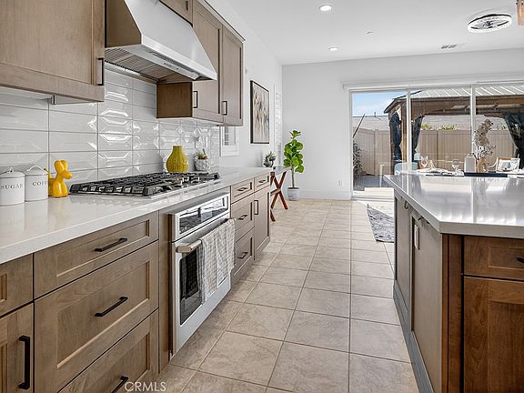 3rd image of 32441 Toyon Rd