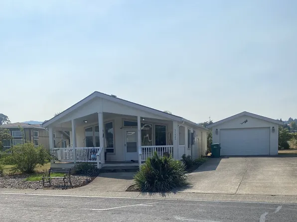 51425 SE Oak Grove Dr #65, Scappoose, OR 97056