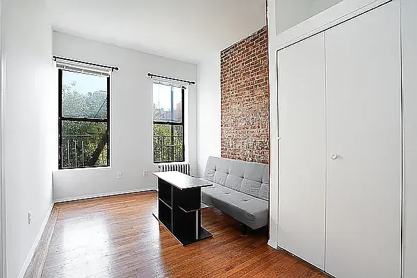 Rented by Waldstar Real Estate LLC | media 17