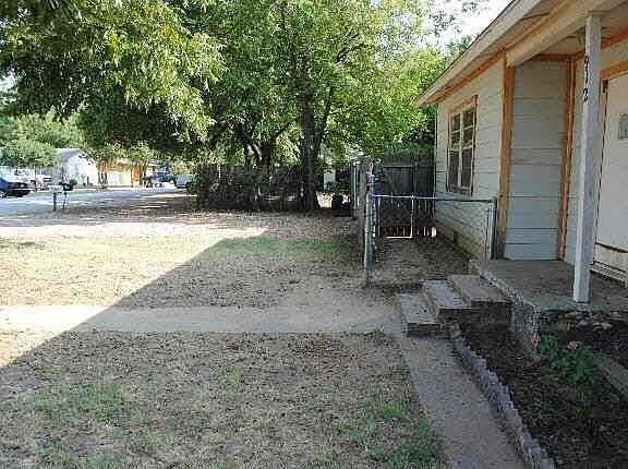 2nd image of 912 Highland Dr
