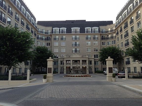 2nd image of 5 Park Pl APT 121