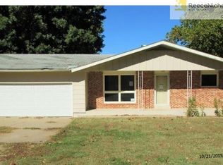 709 W 7th Ave, Garnett, KS 66032