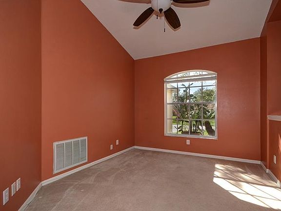 3rd image of 9616 Glenox Ln