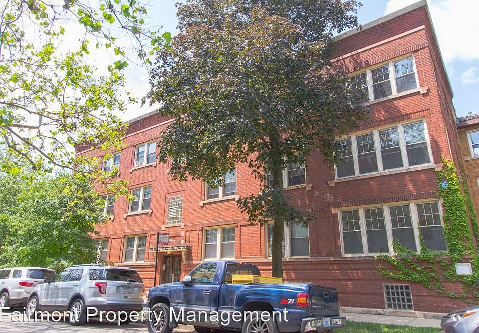 1st image of 3420 N Lakewood Ave #1N