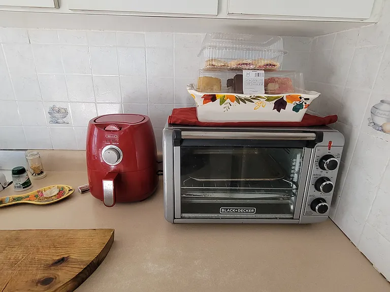 Kitchen Airfryer and Broiler/Toaster