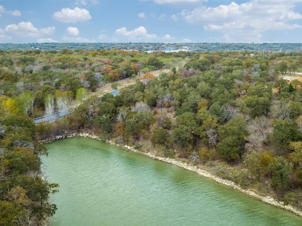 108 Three Forks Xing, Chico, TX 76431
