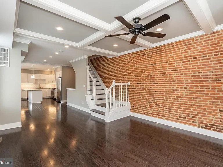 3729 Foster Ave — Photo 8