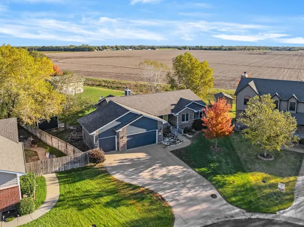 1361 N Lake Edge Cir, Goddard, KS 67052