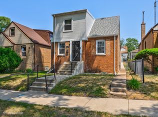 9137 S Paxton Ave, Chicago, IL 60617