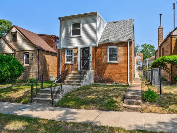 9137 S Paxton Ave, Chicago, IL 60617