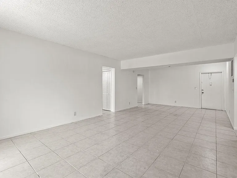 626 NW 13th St #310 — Photo 21