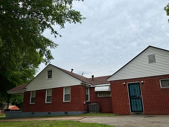 2nd image of 2106 Worthington Cir