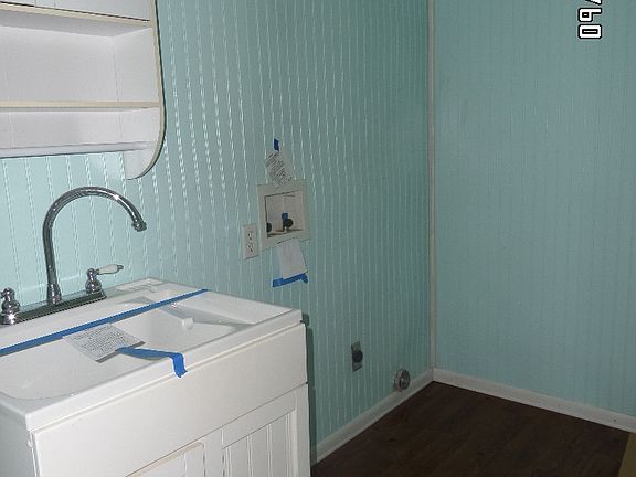 3rd image of 2702 Olive St