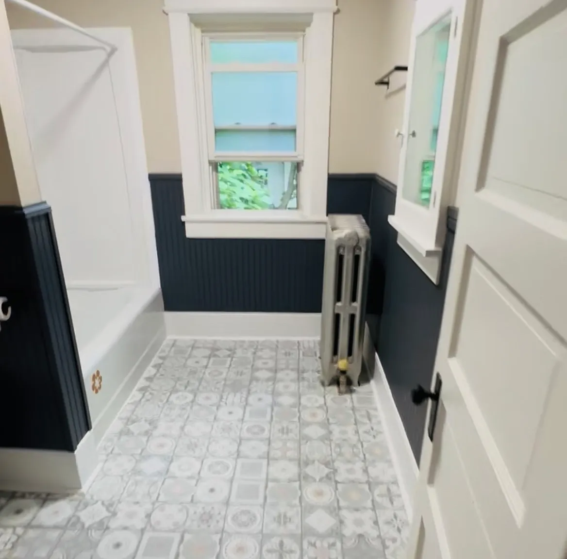 1105 Broadway Ave — Photo 3