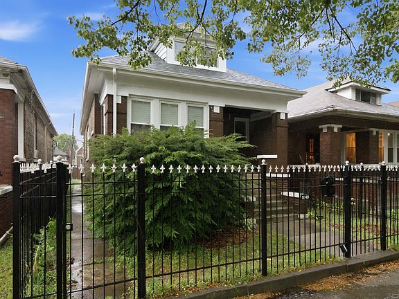 2nd image of 5840 S Artesian Ave